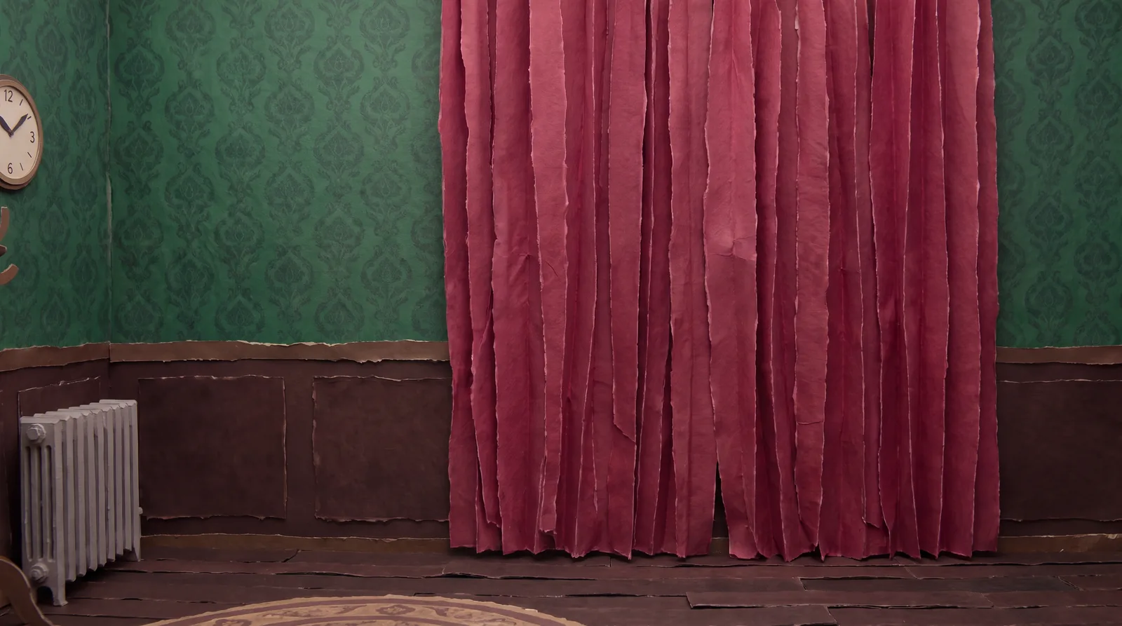 Radiator, curtain, skirting board: the small furnishings that make a room real.